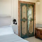 Vettica Villa *
